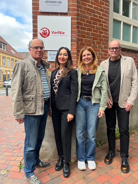 Der Vernie Vorstand und die Rechtsanwältin Gruppenbild